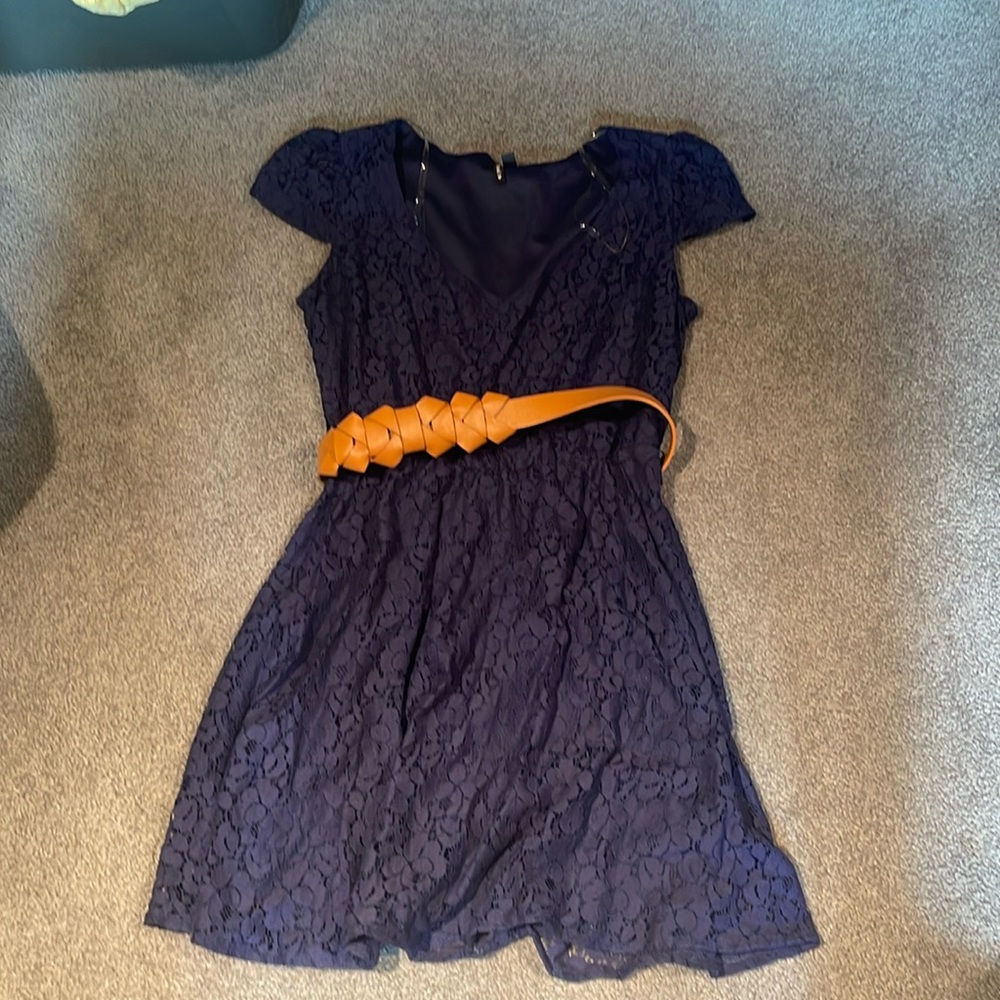 Heartsoul floral lace belted short sleeve v neck dress in navy M